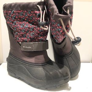 Columbia KIDS waterproof boots size 3